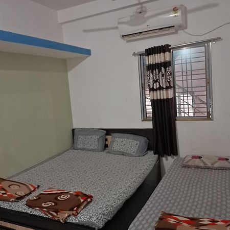 Honest Deluxe Room Garudeshwar Exterior photo