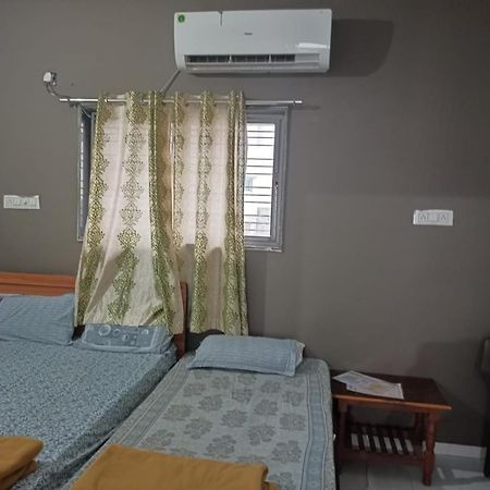 Honest Deluxe Room Garudeshwar Exterior photo